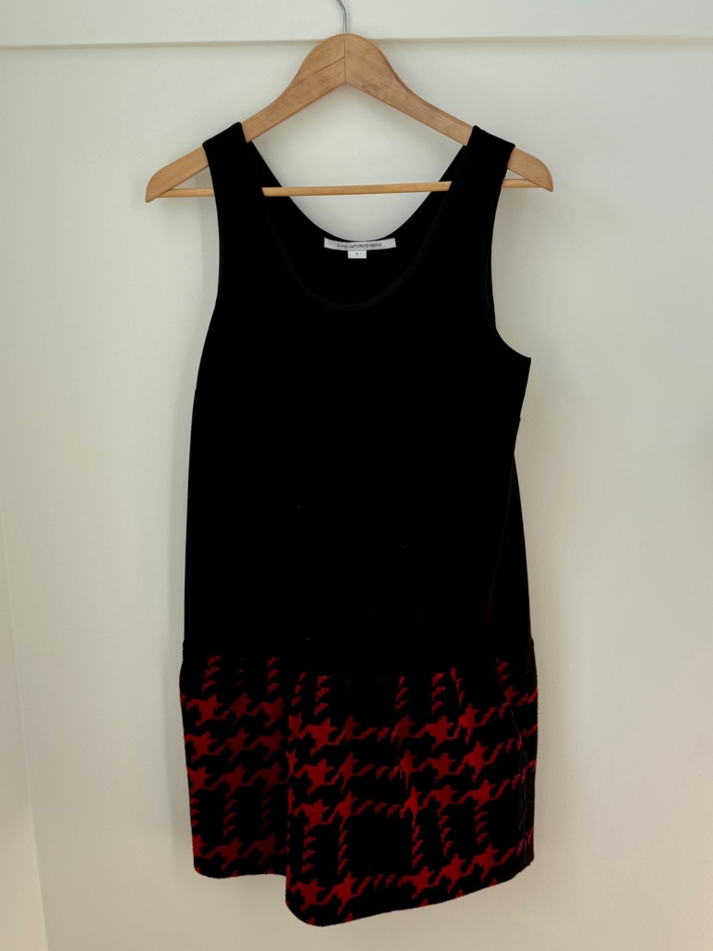 DIANE VON FURSTENBURG Vintage Red and Black Houndstooth 2-Piece Sleeveless Dress - Picture 3 of 9
